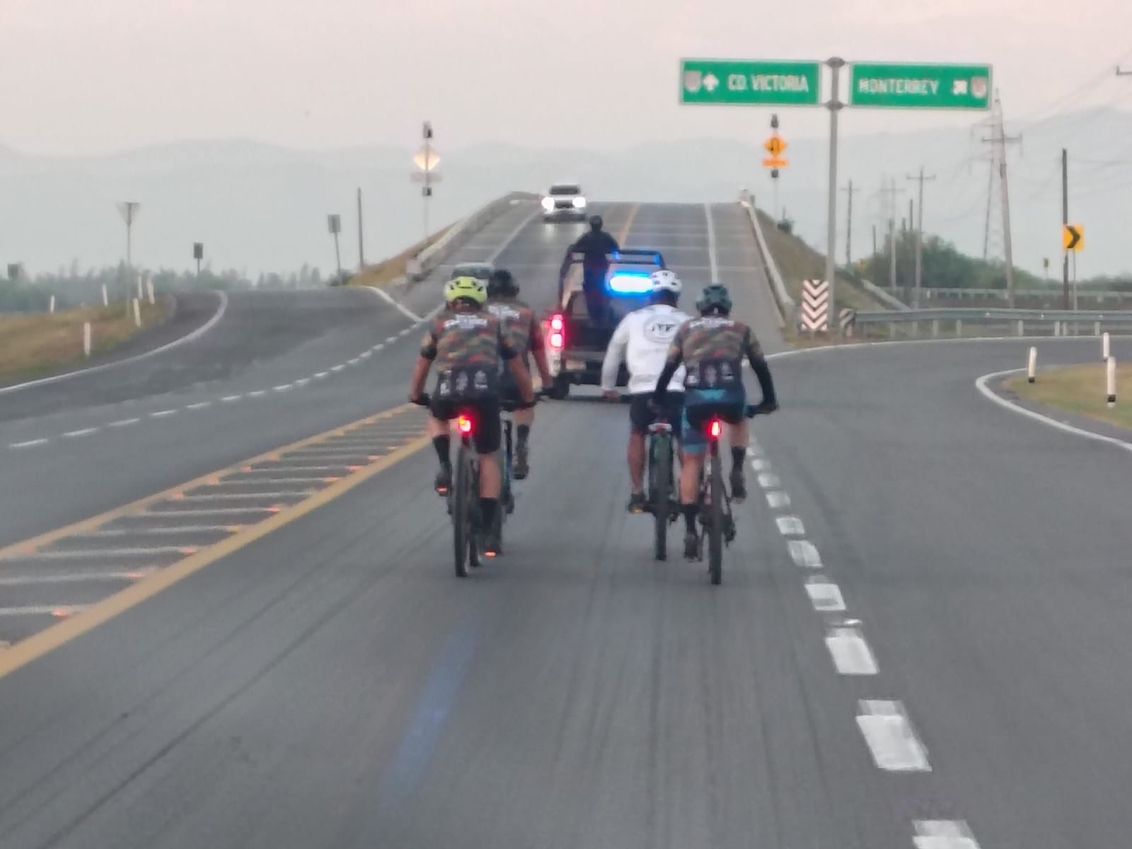 Acompaña Guardia Estatal rodada de César Vallejo rumbo a Ciudad Victoria
