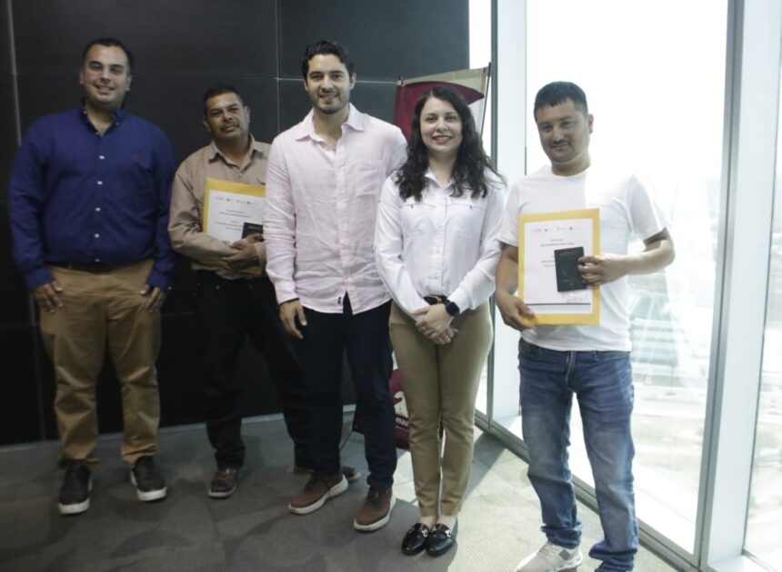 Trabajadores tamaulipecos parten al extranjero con respaldo institucional