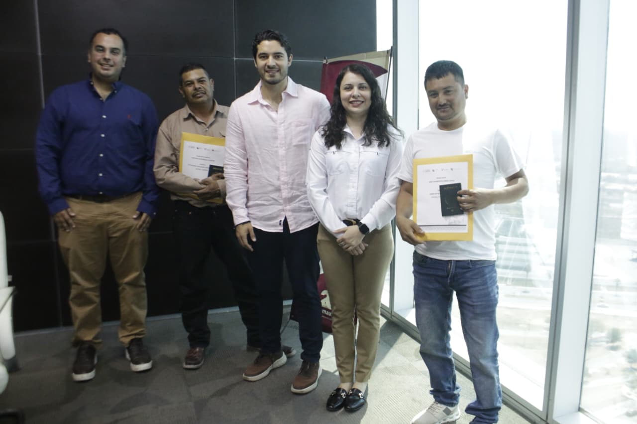 Trabajadores tamaulipecos parten al extranjero con respaldo institucional