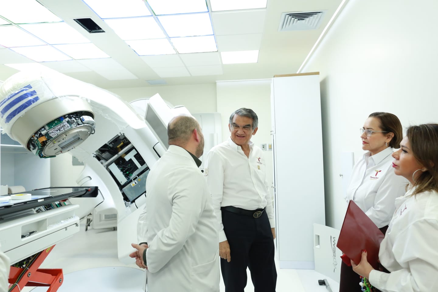 Supervisa Américo modernización del Centro Oncológico de Tamaulipas