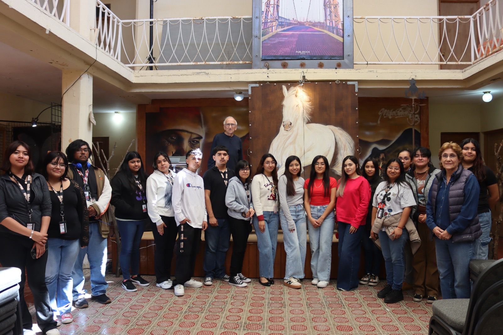 Fortalece la UPRR formación integral de sus estudiantes con visita a exposición artística
