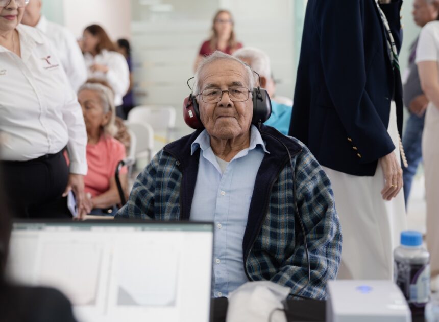 Entregan DIF Tamaulipas y Secretaría de Salud 420 auxiliares auditivos a población de 13 municipios