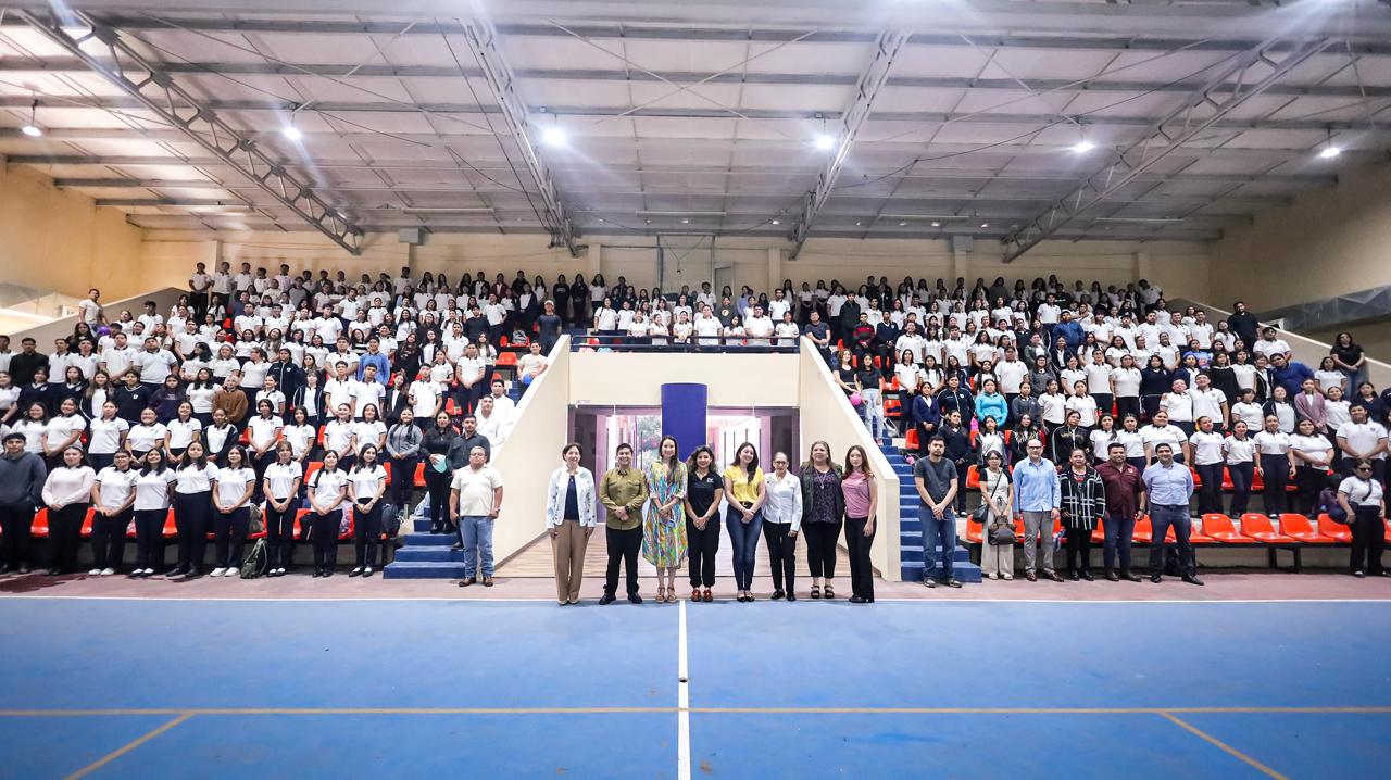 Impulsa el INJUVE la salud menstrual en instituciones educativas de la entidad