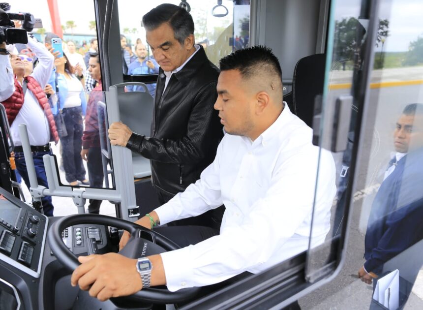 Supervisa gobernador unidades del nuevo sistema de transporte público de Tamaulipas