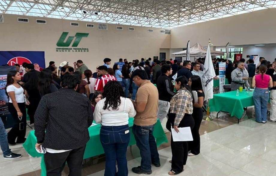 Fortalece UT Nuevo Laredo inserción laboral con Feria del Empleo y Estadías