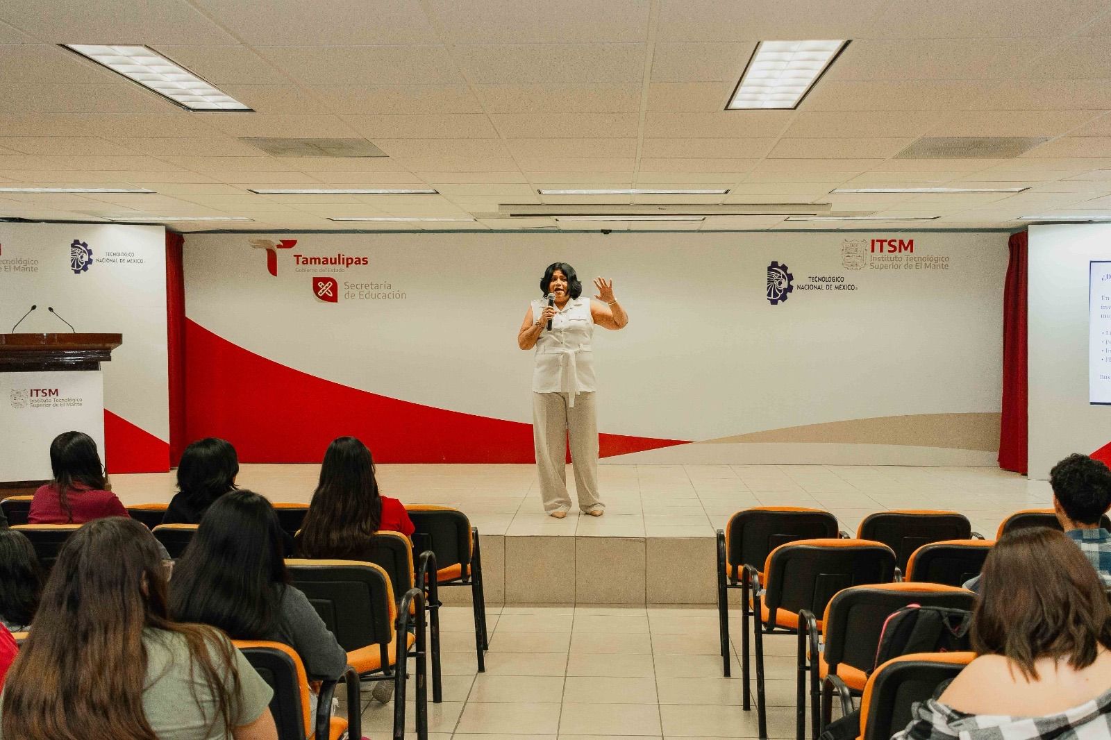 Refuerza Tec Mante formación integral mediante ciclo de conferencias