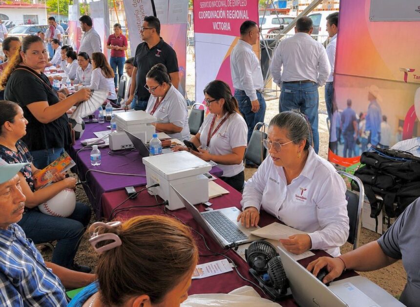 Acercó Registro Civil servicios y apoyos a familias de Abasolo mediante brigada “Transformando Familias”