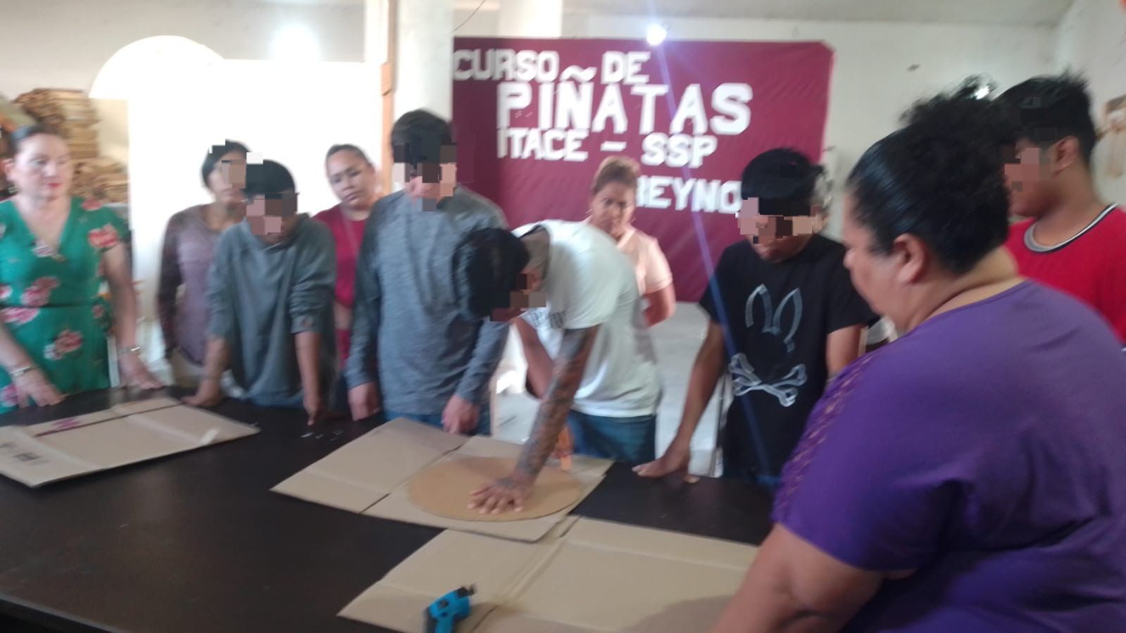 Imparte ITACE taller de elaboración de piñatas a adolescentes en conflicto con la Ley Penal