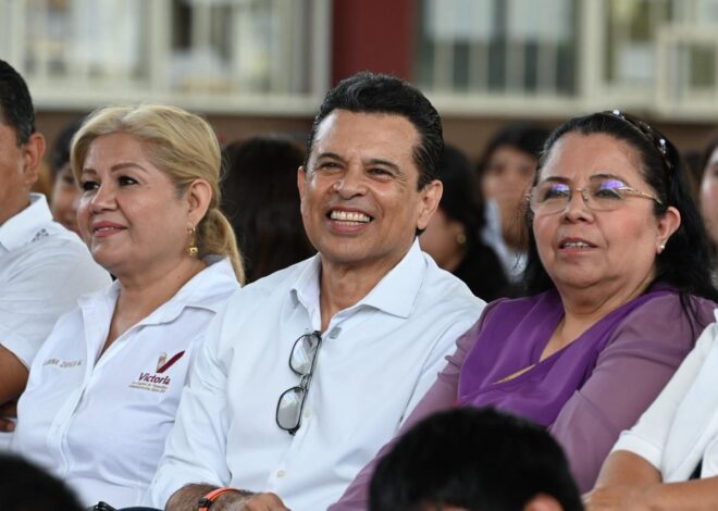 Participa Lalo Gattás en conferencia para erradicar el bullying escolar.