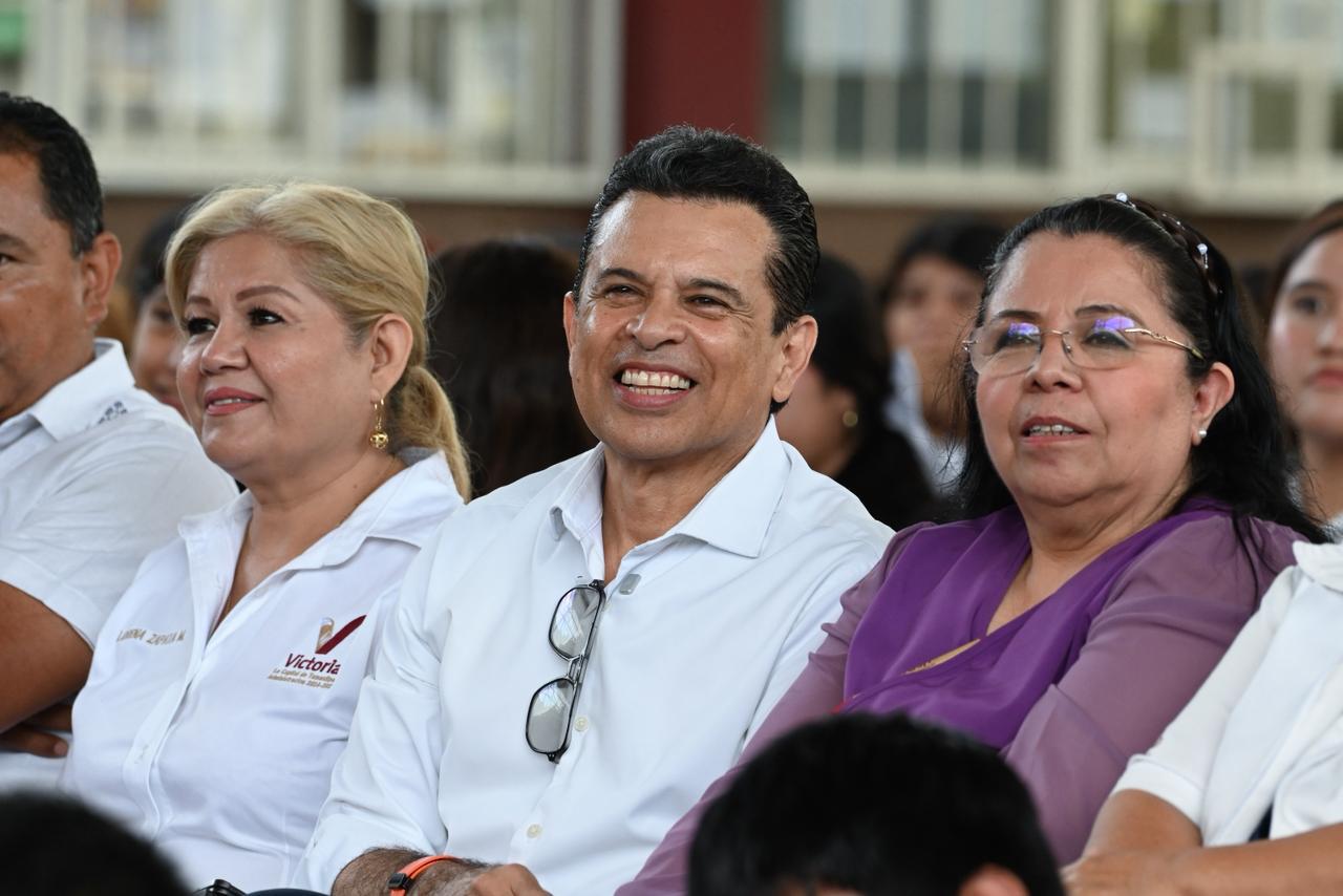 Participa Lalo Gattás en conferencia para erradicar el bullying escolar.