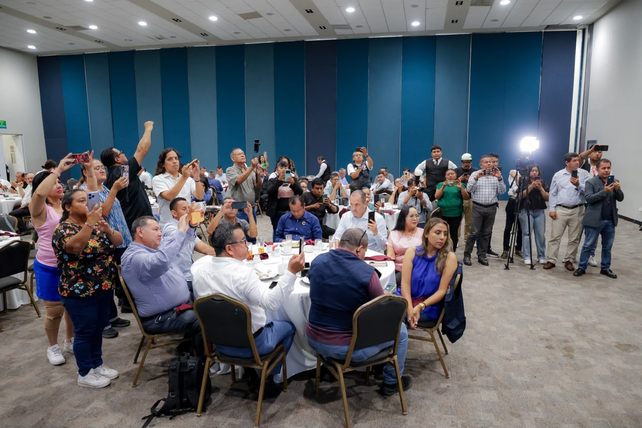 Reconoce Mónica Villarreal labor de los medios de comunicación en el Día de la Libertad de Expresión
