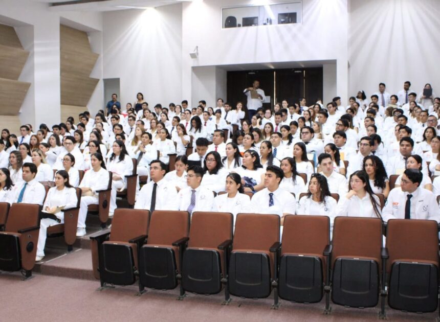 Egresados de Medicina de la UAT obtienen 276 plazas para internado médico