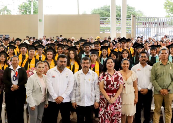 Entrega la UAT en la UAM-Mante nuevos profesionales de la salud y la educación