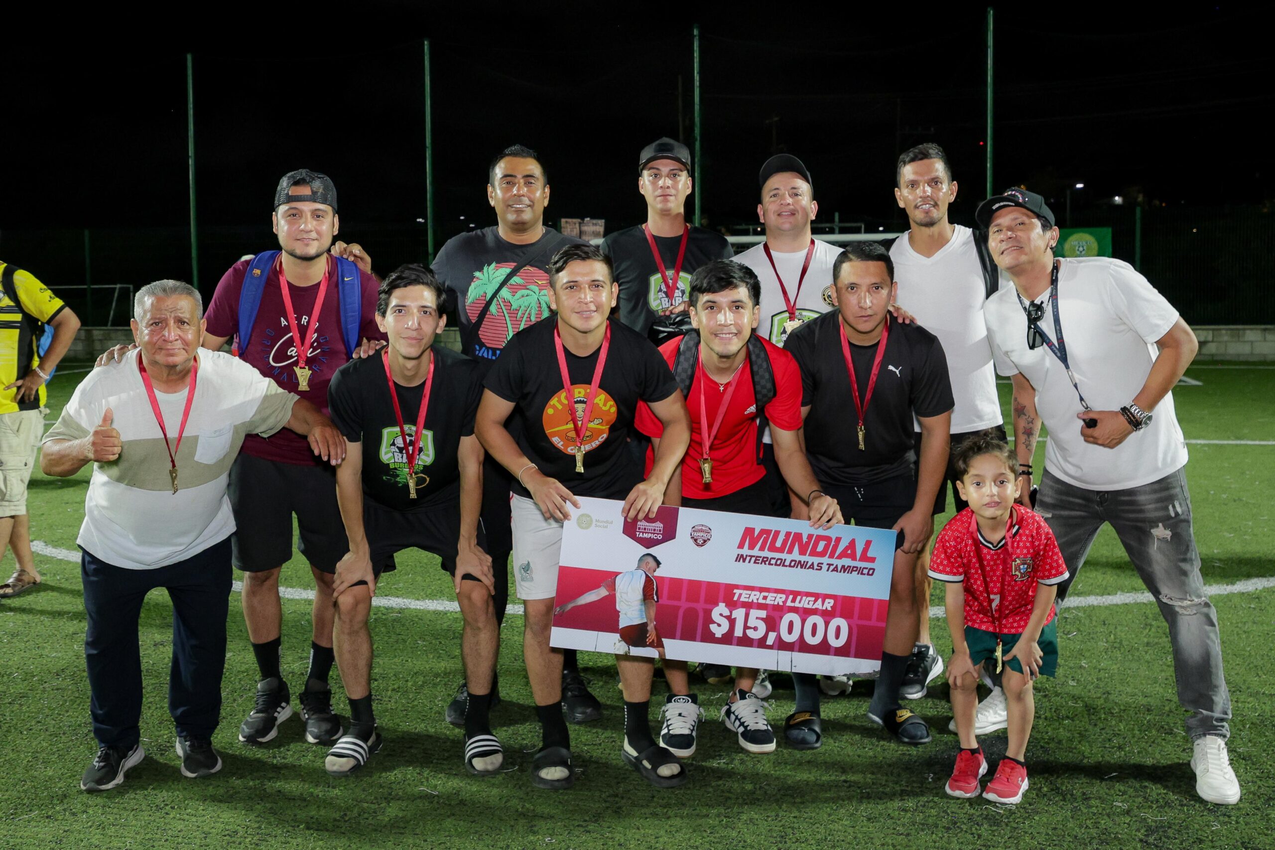 Mónica Villarreal transforma el deporte en las colonias; Mundial Social deja 15 canchas rehabilitadas