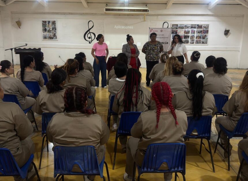 Imparten conferencia y activación física a mujeres del CEDES Altamira