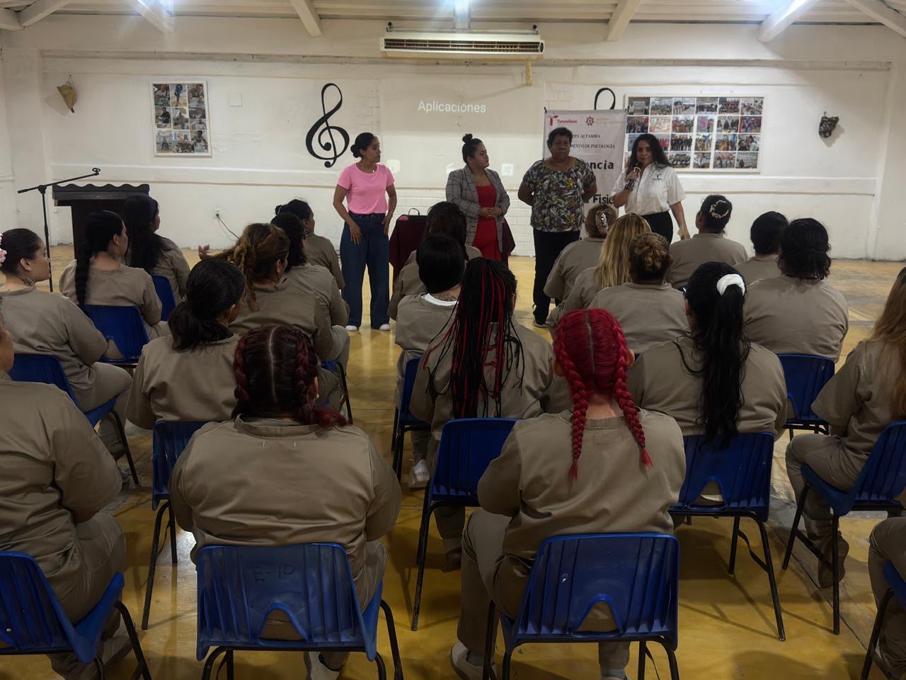 Imparten conferencia y activación física a mujeres del CEDES Altamira