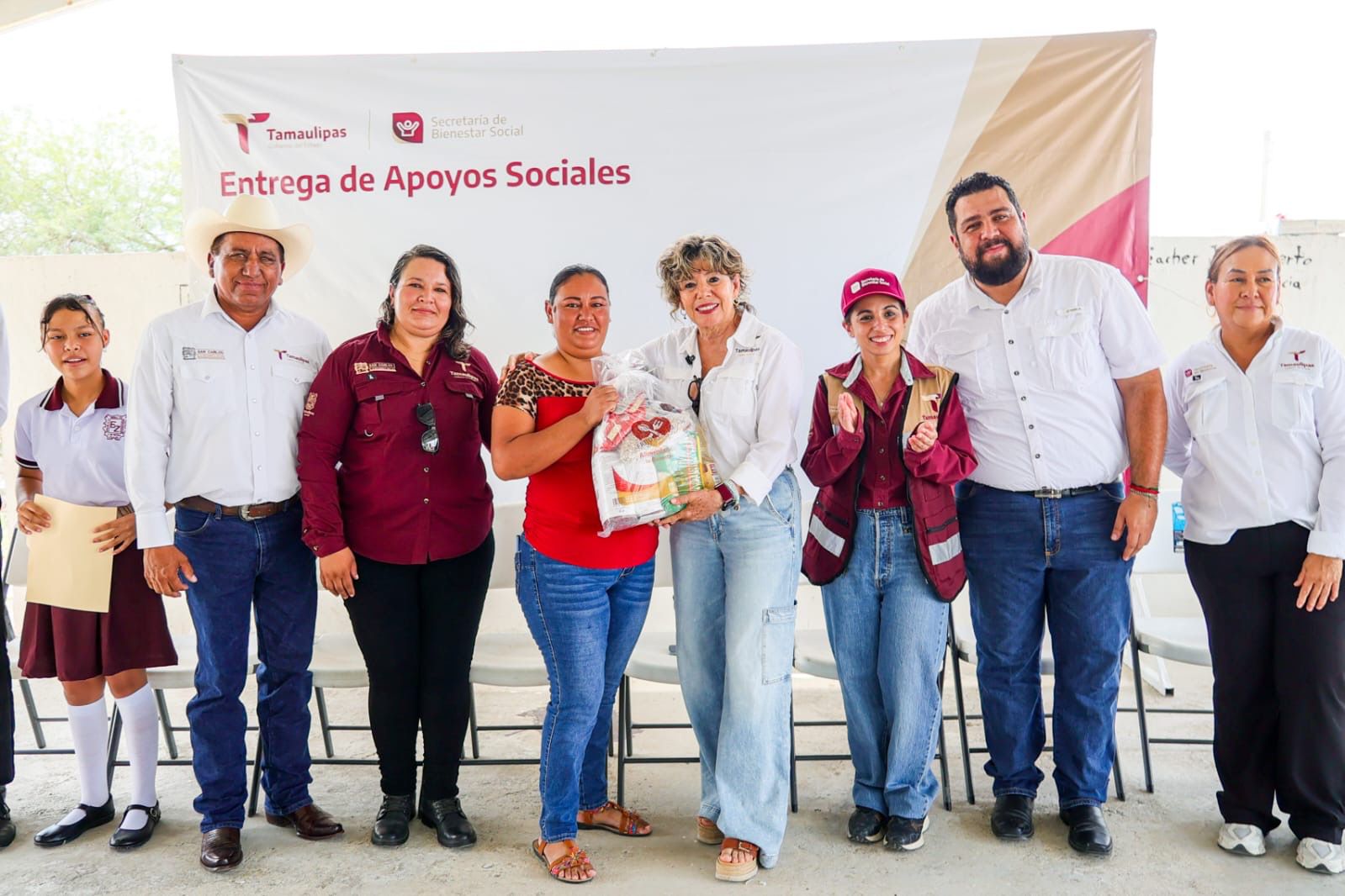 Lleva SEBIEN paquetes alimentarios y Comedor de Bienestar a familias de San Carlos