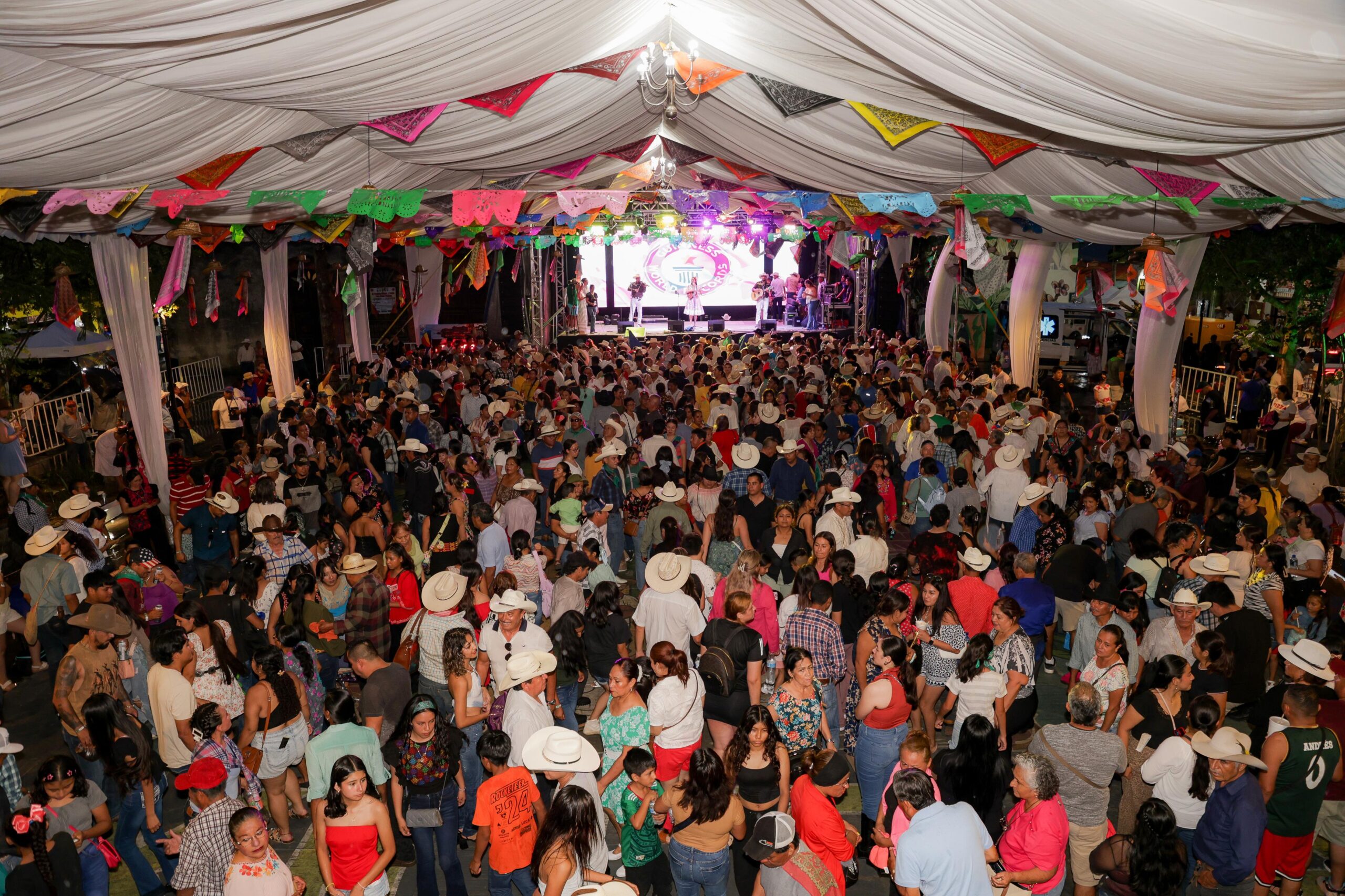 Tampico es parte de la historia de Xilitla con el Baile más largo de Huapango en Récord Guinnes Word Récords