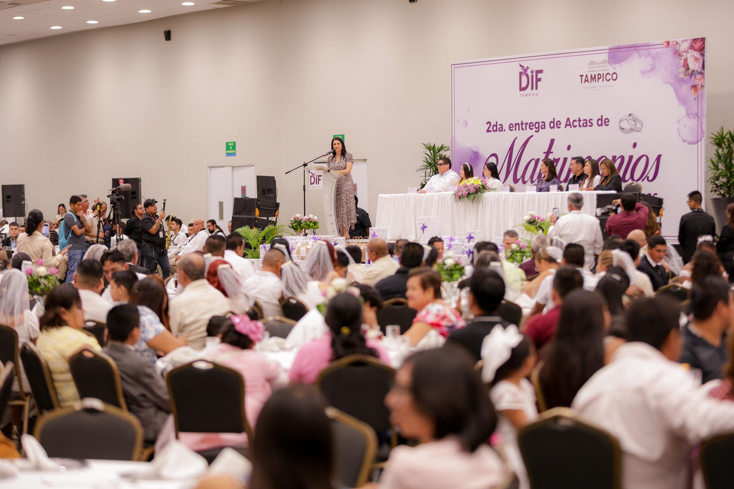 DIF Tampico y Ayuntamiento celebran la unión de 125 parejas y el fortalecimiento de las familias