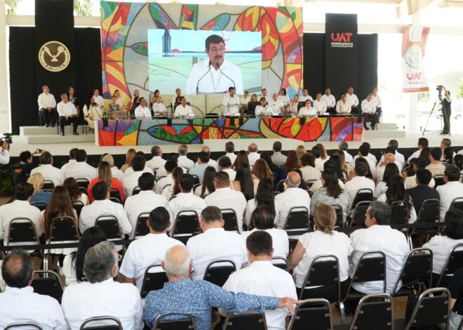 En homenaje solemne reconoce la UAT trayectoria de 215 docentes