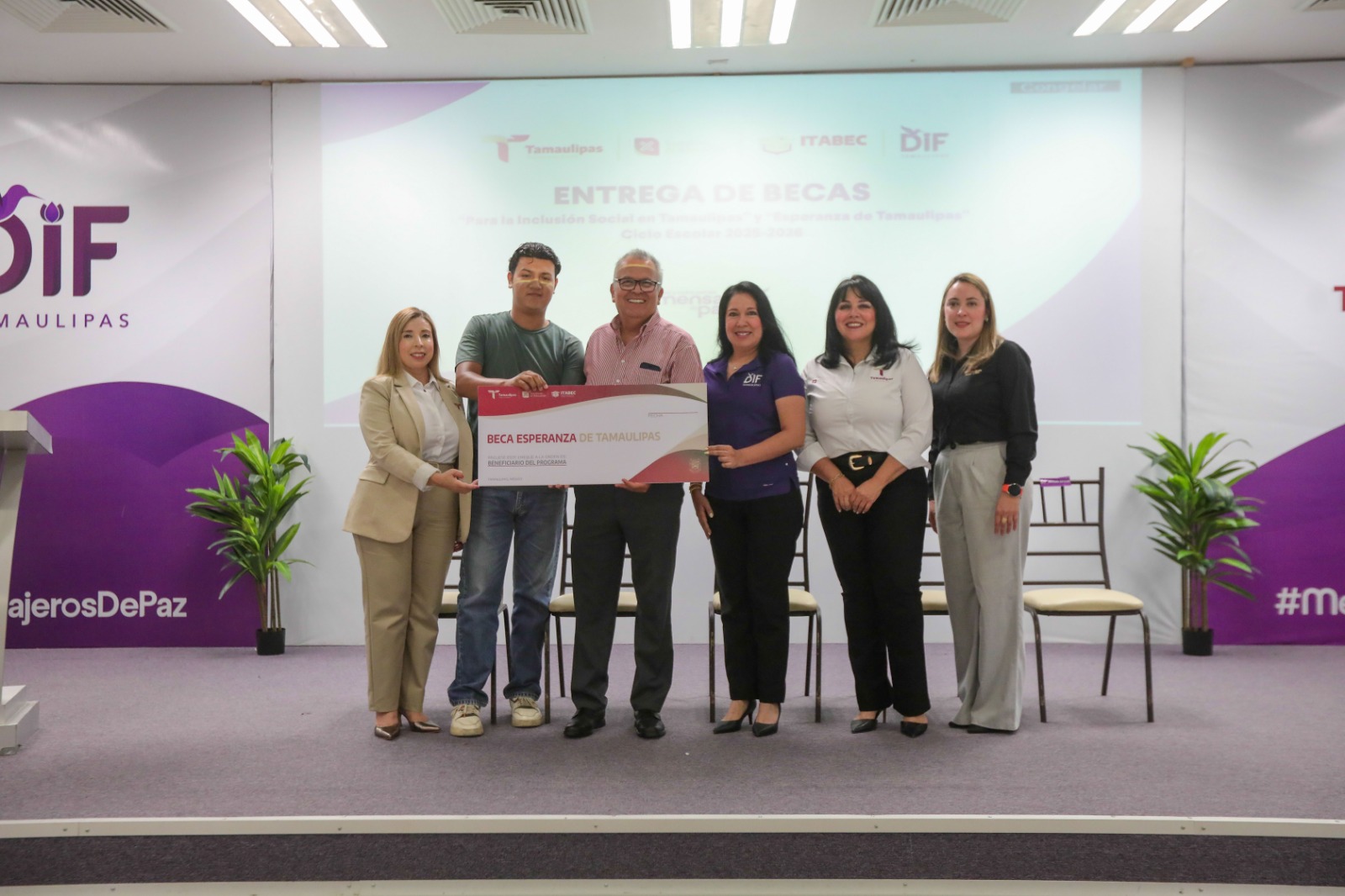 Entrega DIF Tamaulipas las becas «Esperanza de Tamaulipas» y «Para la Inclusión Social en Tamaulipas»