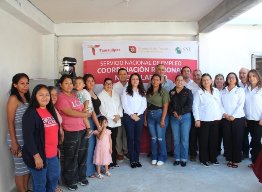 Fortalece STPS emprendimiento con entrega de equipo productivo a dos negocios de Nuevo Laredo