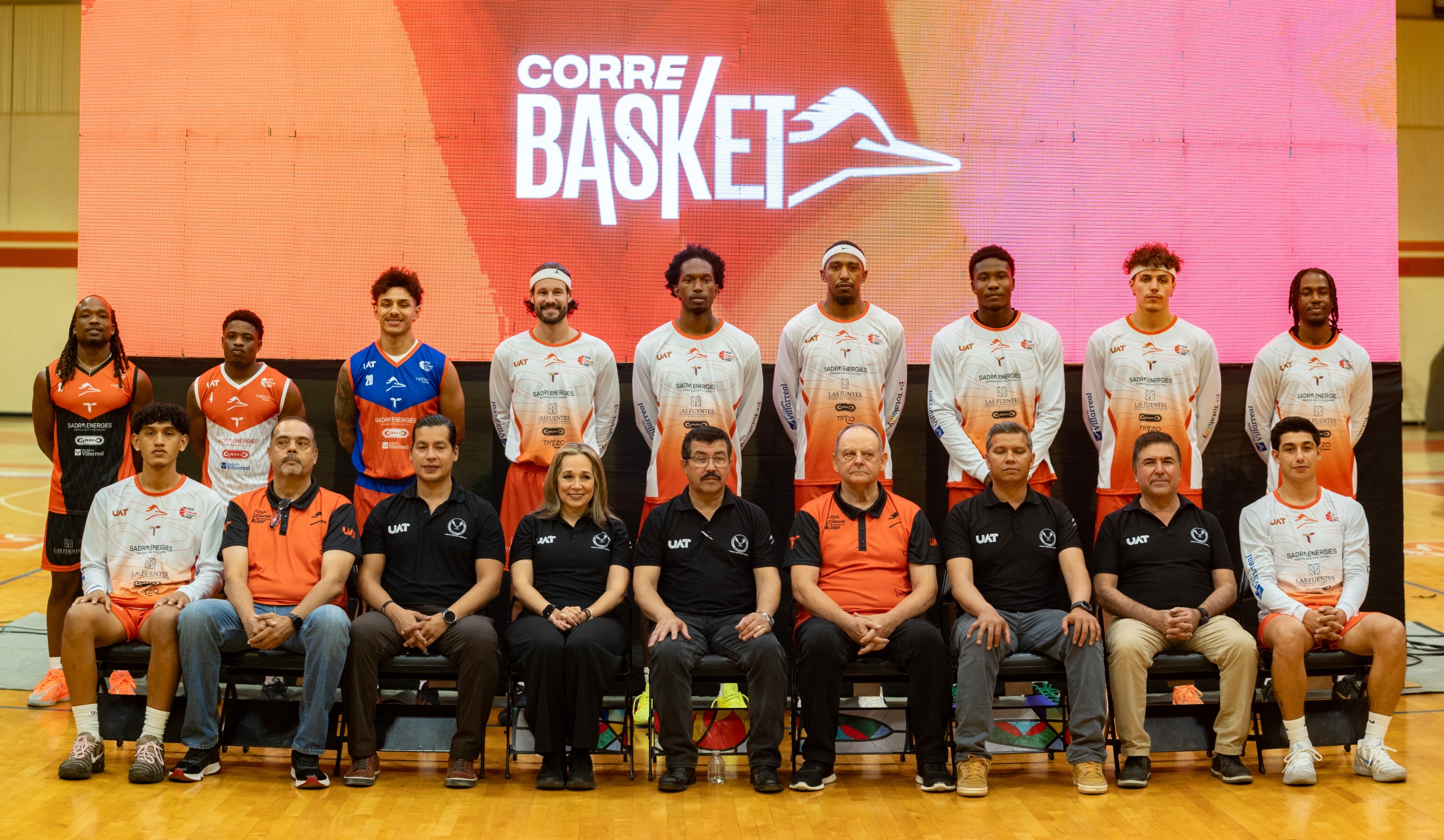 Rector Dámaso Anaya encabeza presentación oficial del Corre Basket UAT para la temporada 2026 de la LNBP 